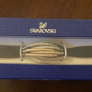 Authentic women’s Swarovski tricolor bracelet